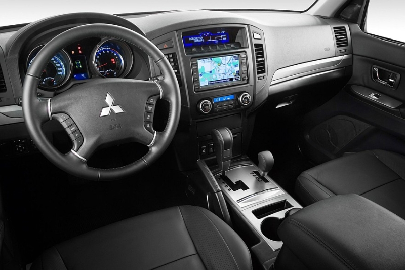 Выбираем кроссовер E-класса с пробегом за 1,5 миллиона: украденные фары и вожделенный 3,5