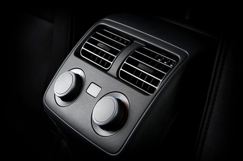 Выбираем кроссовер E-класса с пробегом за 1,5 миллиона: украденные фары и вожделенный 3,5