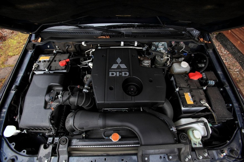 Выбираем кроссовер E-класса с пробегом за 1,5 миллиона: украденные фары и вожделенный 3,5