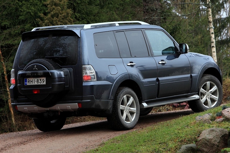 Выбираем кроссовер E-класса с пробегом за 1,5 миллиона: украденные фары и вожделенный 3,5