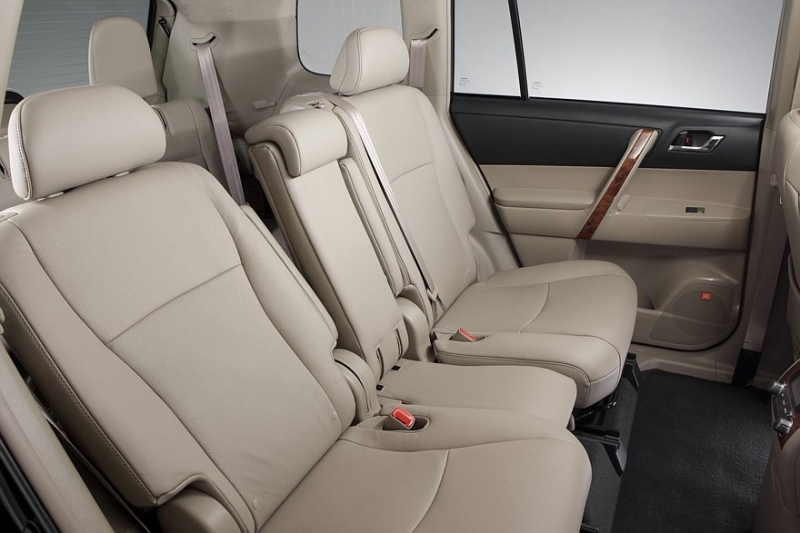 Выбираем кроссовер E-класса с пробегом за 1,5 миллиона: украденные фары и вожделенный 3,5