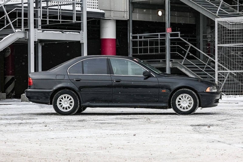 BMW 5 series IV (E39) с пробегом: подвеска за полмиллиона и непобедимый масложор