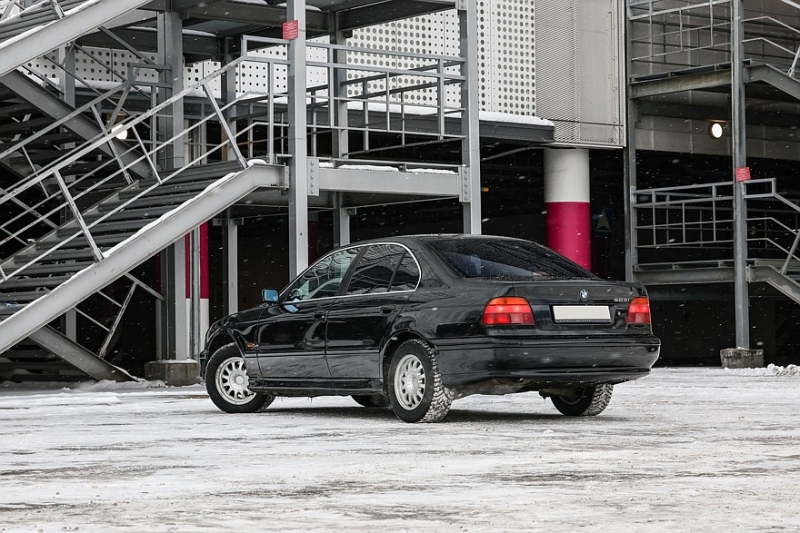 BMW 5 series IV (E39) с пробегом: подвеска за полмиллиона и непобедимый масложор