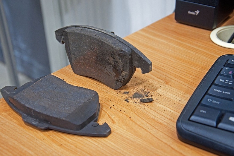 Есть нюансы: почему керамические тормозные колодки хороши, но нужны не всем