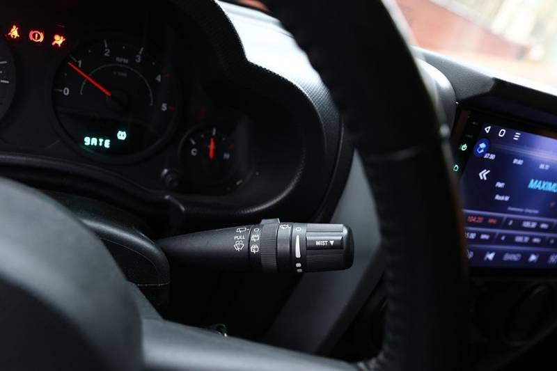 Jeep Wrangler III JK с пробегом: непривычная коррозия и грубый, но выносливый салон