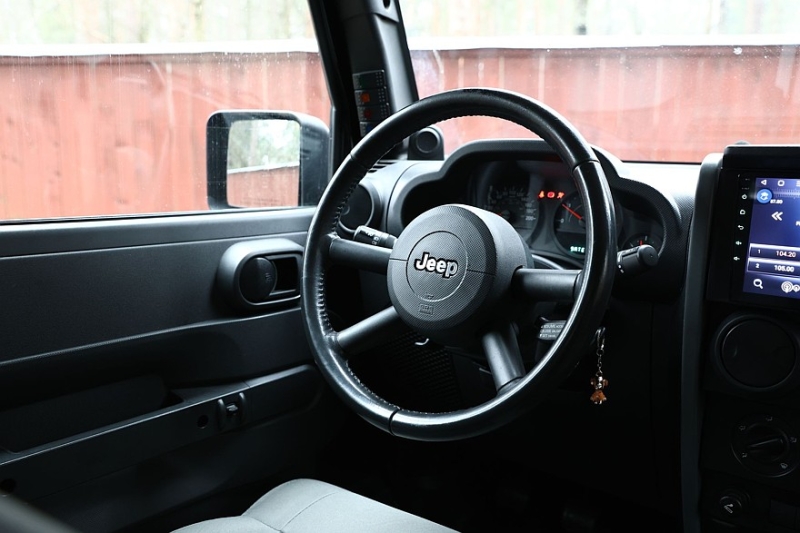 Jeep Wrangler III JK с пробегом: непривычная коррозия и грубый, но выносливый салон