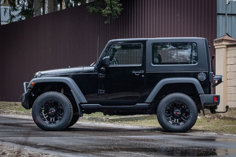 Jeep Wrangler III JK с пробегом: непривычная коррозия и грубый, но выносливый салон