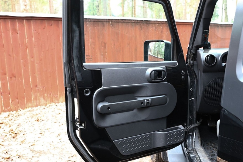 Jeep Wrangler III JK с пробегом: непривычная коррозия и грубый, но выносливый салон