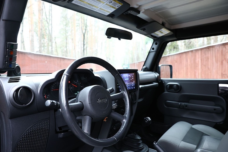 Jeep Wrangler III JK с пробегом: непривычная коррозия и грубый, но выносливый салон