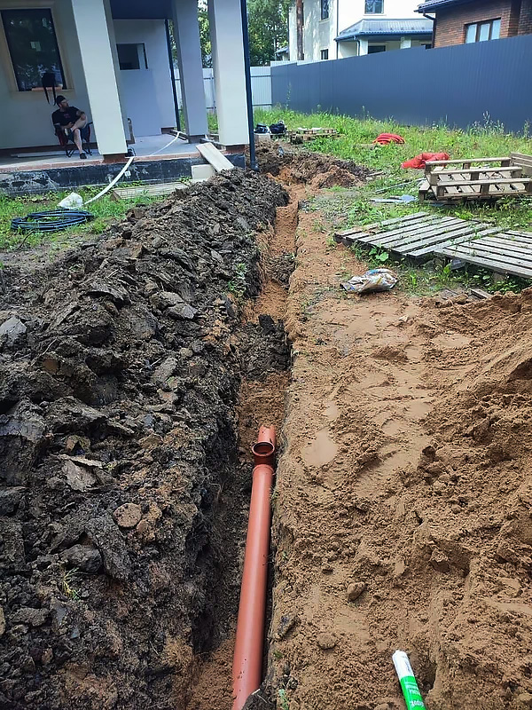 Как выбрать септик с установкой: важные критерии и советы