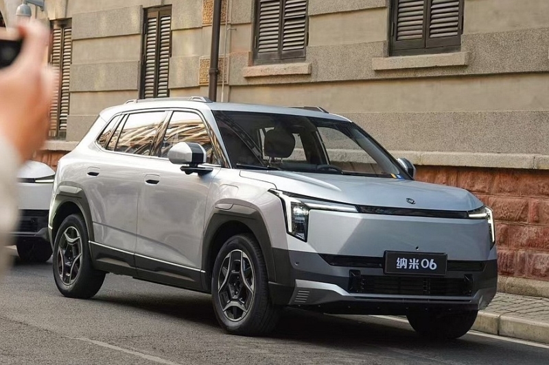 Представлен кроссовер Nammi 06 от Dongfeng: эффектный дизайн и не только