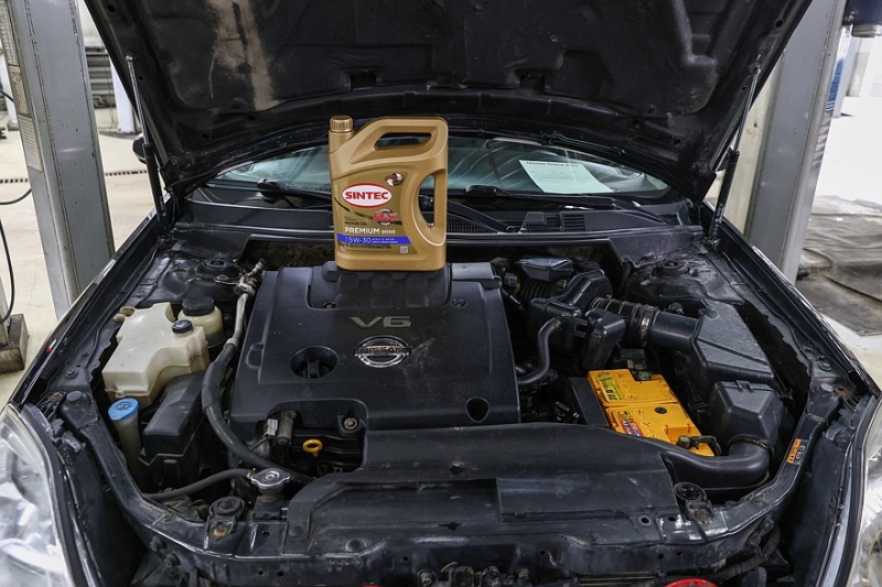 Течь масла и дюжина владельцев: ремонт и обслуживание Nissan Teana I (J31)