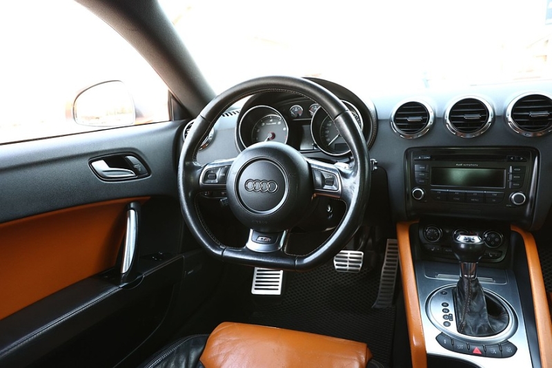 Audi TT II (8J) с пробегом: пирог из стали и алюминия и проблемы безрамочных дверей