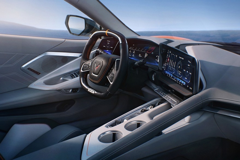 Chevrolet Corvette получил обновлённый интерьер с новыми экранами и без ряда кнопок