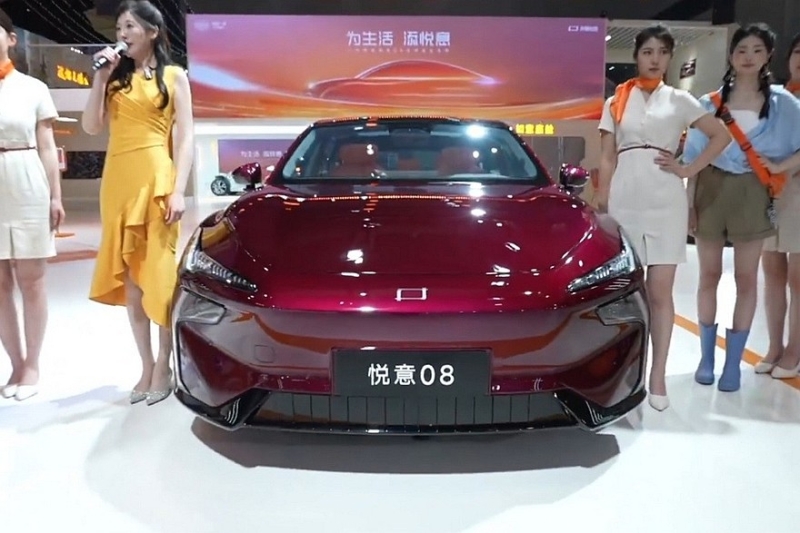 FAW готовится вывести на рынок стильную легковушку Bestune Yueyi 08