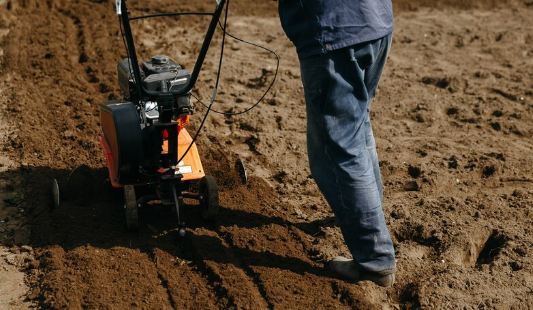 Как правильно использовать садовый культиватор для эффективной обработки почвы