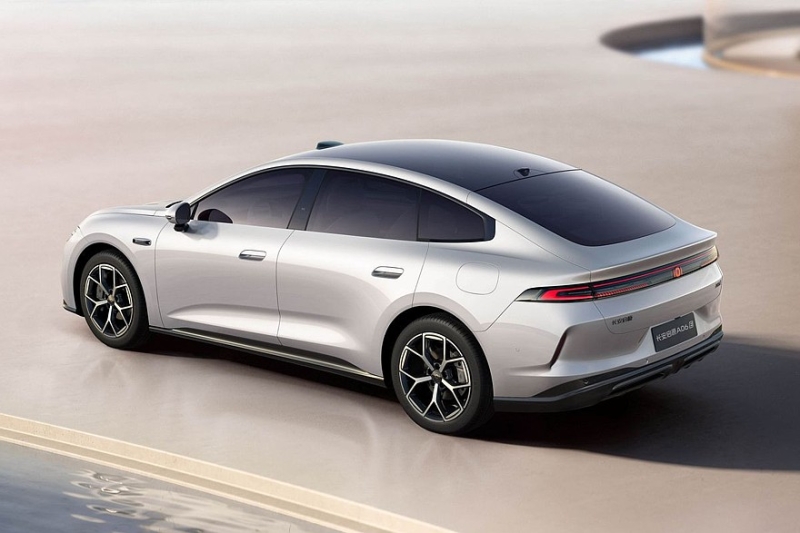 Новый лифтбек Changan Qiyuan A06 приготовился к премьере