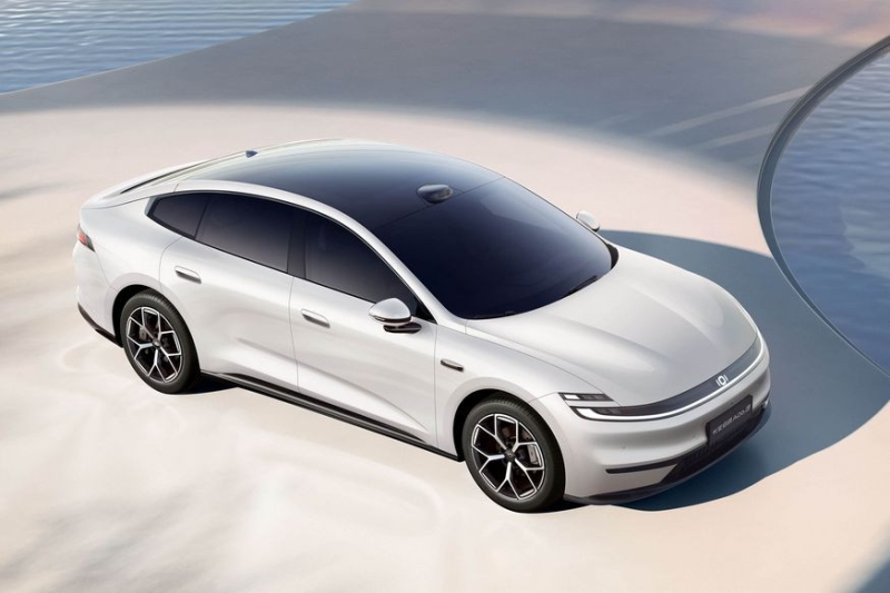 Новый лифтбек Changan Qiyuan A06 приготовился к премьере