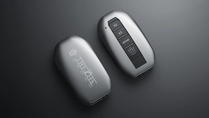 Седан Toyota Crown обзавёлся сразу двумя спецверсиями. Цены известны