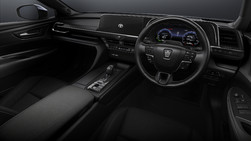 Седан Toyota Crown обзавёлся сразу двумя спецверсиями. Цены известны