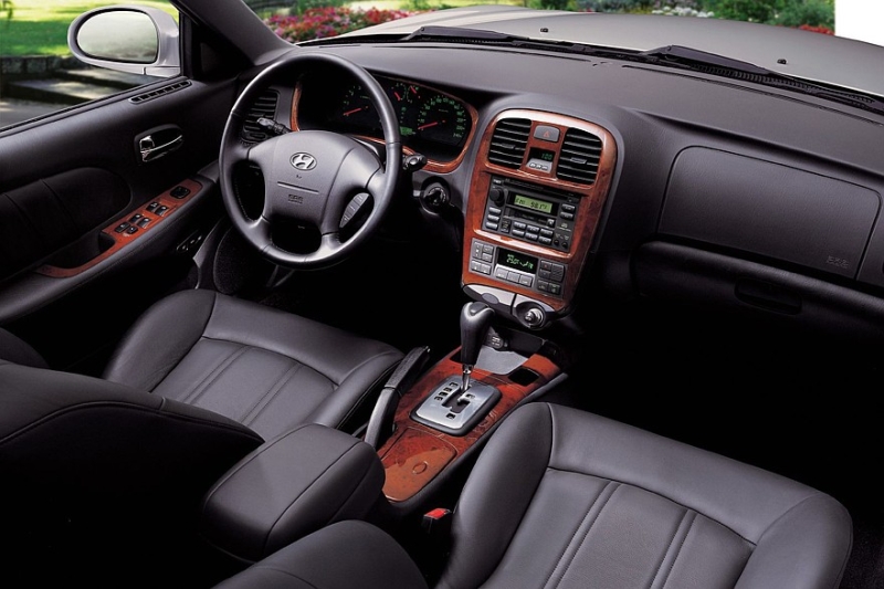 Выбираем седан D-класса с пробегом за миллион рублей: почти премиум и императорское качество