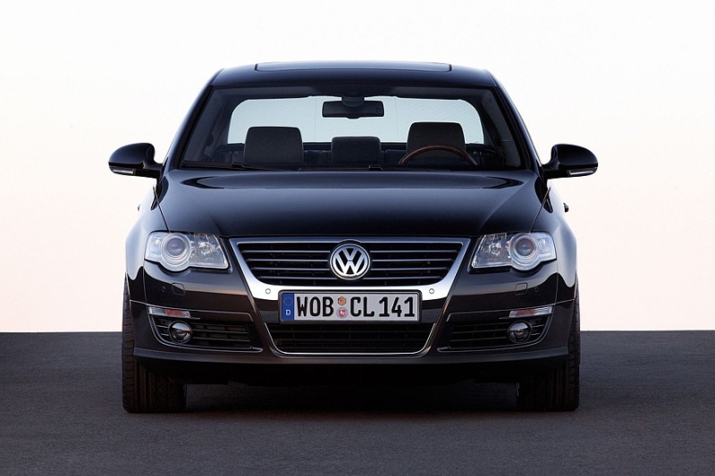 Выбираем седан D-класса с пробегом за миллион рублей: почти премиум и императорское качество