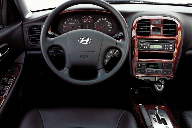 Выбираем седан D-класса с пробегом за миллион рублей: почти премиум и императорское качество