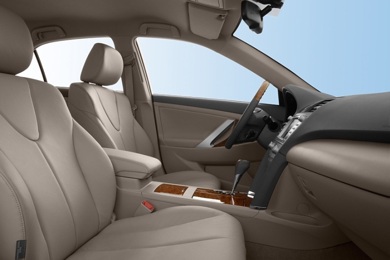 Выбираем седан D-класса с пробегом за миллион рублей: почти премиум и императорское качество