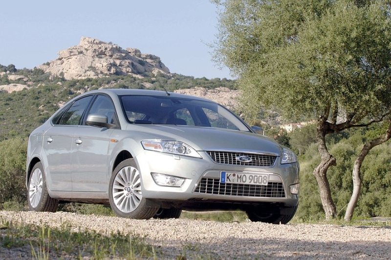 Выбираем седан D-класса с пробегом за миллион рублей: почти премиум и императорское качество