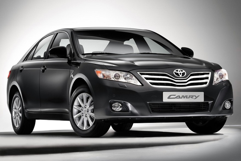 Выбираем седан D-класса с пробегом за миллион рублей: почти премиум и императорское качество