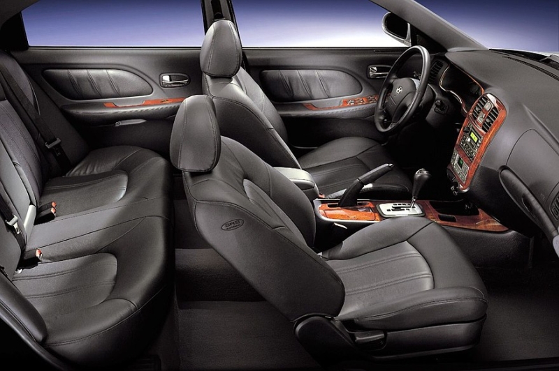 Выбираем седан D-класса с пробегом за миллион рублей: почти премиум и императорское качество