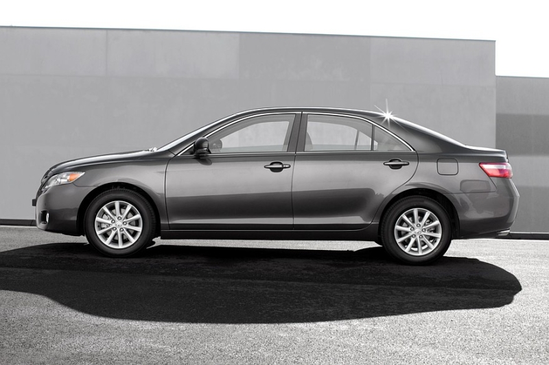 Выбираем седан D-класса с пробегом за миллион рублей: почти премиум и императорское качество