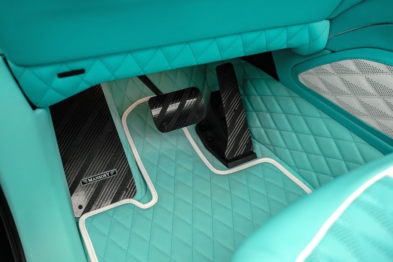 Брызги, усы и доллары: Mansory опять «порезала» G-класс и раскрасила его в стиле поп-арт