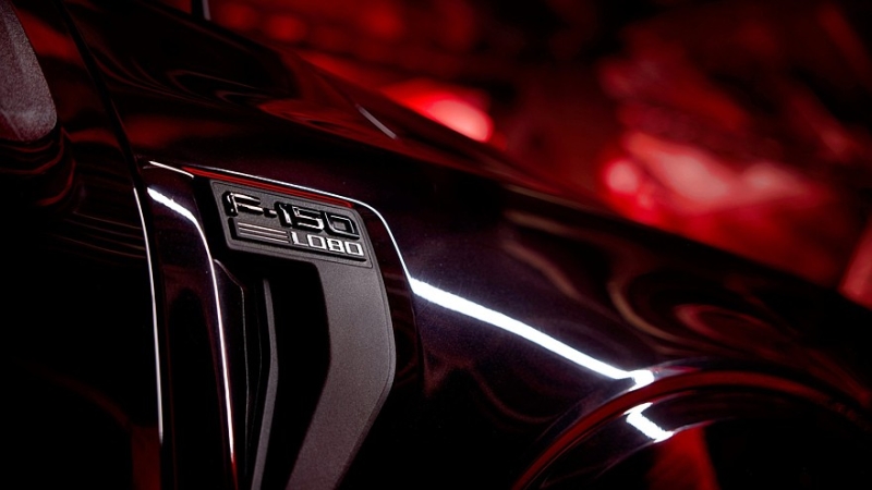 Ford F-150 Lobo: уличный забияка c V8, заниженной подвеской и эффектным декором