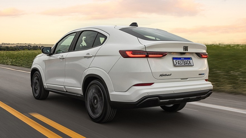 Кросс-купе Fiat Fastback обновилось в стиле Pulse, цены известны