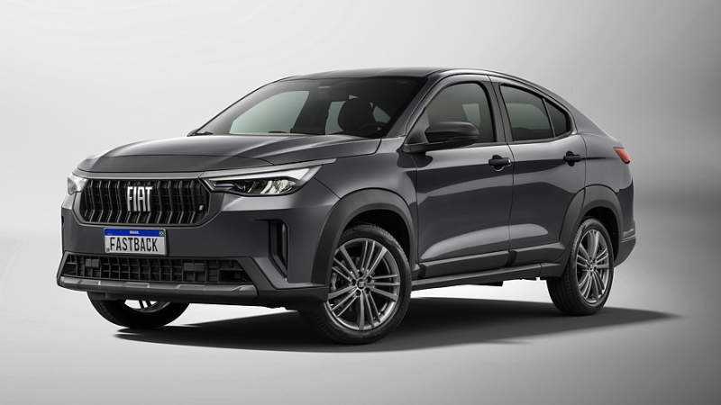 Кросс-купе Fiat Fastback обновилось в стиле Pulse, цены известны