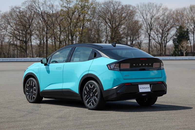 Новый кроссовер Nissan Leaf: показаны «простые» версии