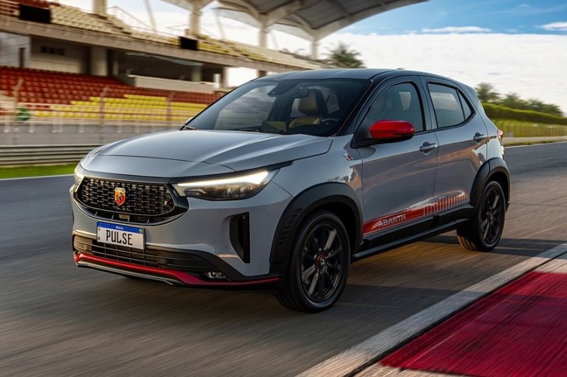 Обновлённый кроссовер Fiat Pulse: теперь и «горячая» версия от Abarth