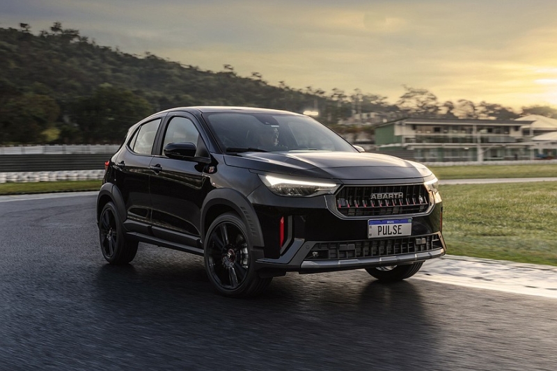 Обновлённый кроссовер Fiat Pulse: теперь и «горячая» версия от Abarth