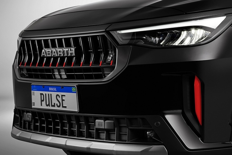 Обновлённый кроссовер Fiat Pulse: теперь и «горячая» версия от Abarth