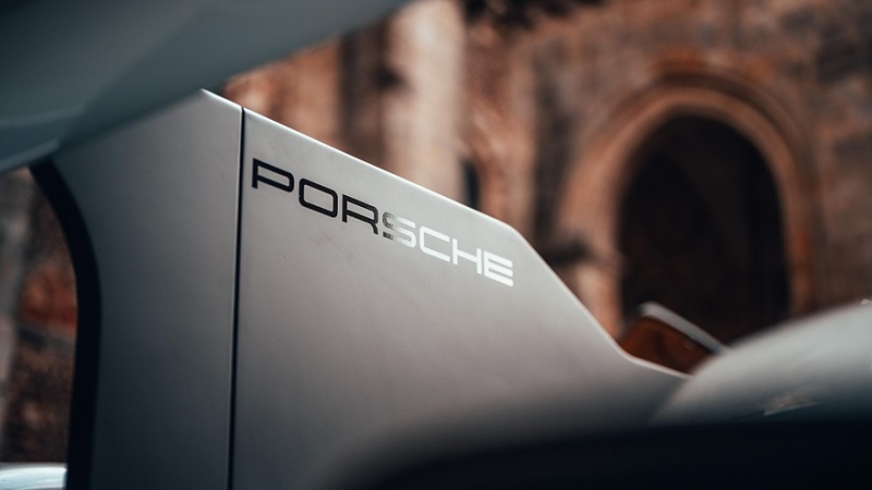 Porsche 963 RSP: дорожная версия спортпрототипа, сделанная для Роджера Пенске