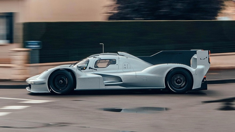 Porsche 963 RSP: дорожная версия спортпрототипа, сделанная для Роджера Пенске