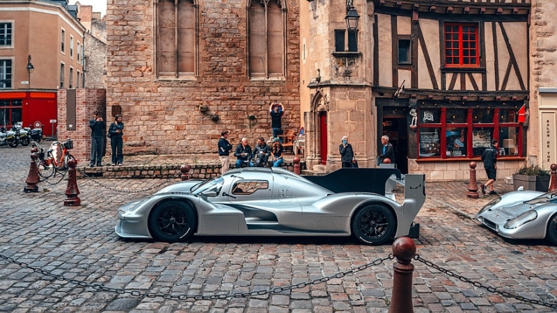 Porsche 963 RSP: дорожная версия спортпрототипа, сделанная для Роджера Пенске