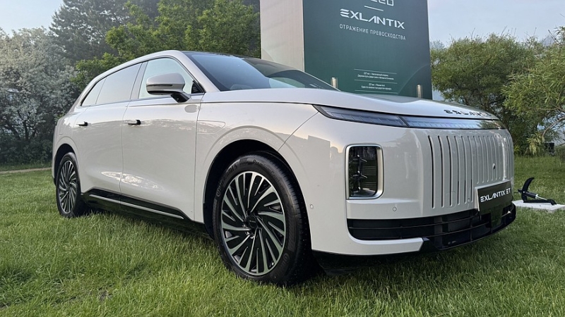Седан Exlantix ES и кроссовер ET выходят на российский рынок, цены известны