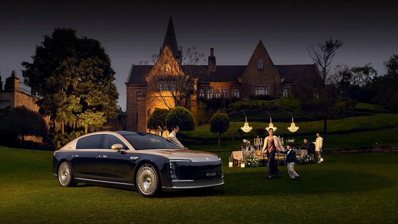 Трепещи, Maybach: на рынок выходит роскошный седан Maextro S800 от Huawei и JAC