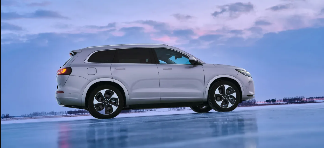 Стоит ли выбирать автомобили AITO M7 2025: разбор плюсов, минусов и альтернатив