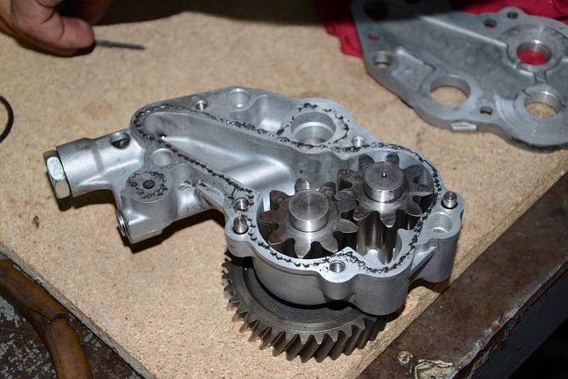 Замкнутый круг и лужа под машиной: как работает масляный насос и почему он выходит из строя