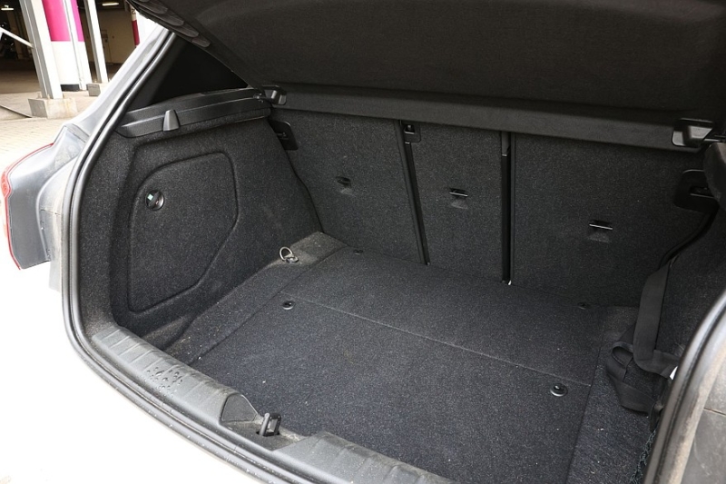 BMW 1 Series II (F20) с пробегом: проблемы тонкого ЛКП и бедненькие, но качественные салоны