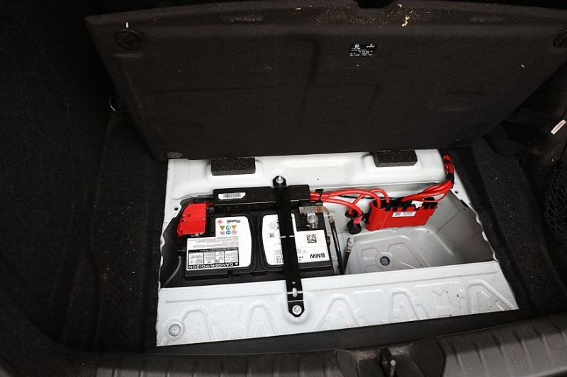 BMW 1 Series II (F20) с пробегом: проблемы тонкого ЛКП и бедненькие, но качественные салоны