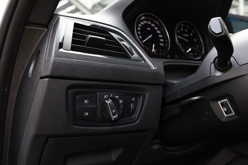 BMW 1 Series II (F20) с пробегом: проблемы тонкого ЛКП и бедненькие, но качественные салоны